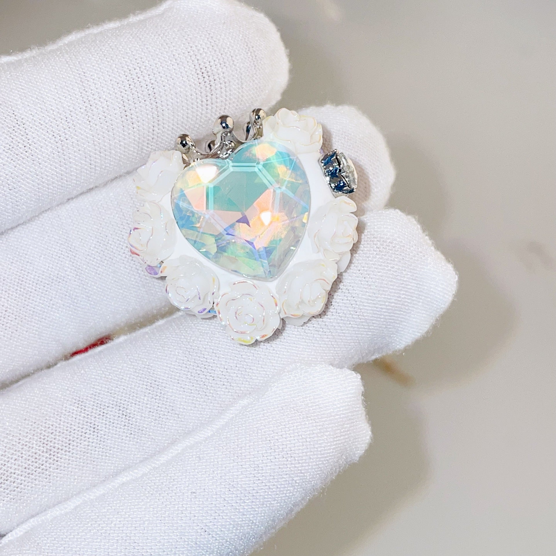 Wholesale Heart-shaped Rose Soft Ceramic Crown Diamond Ball Straight Hole Beads